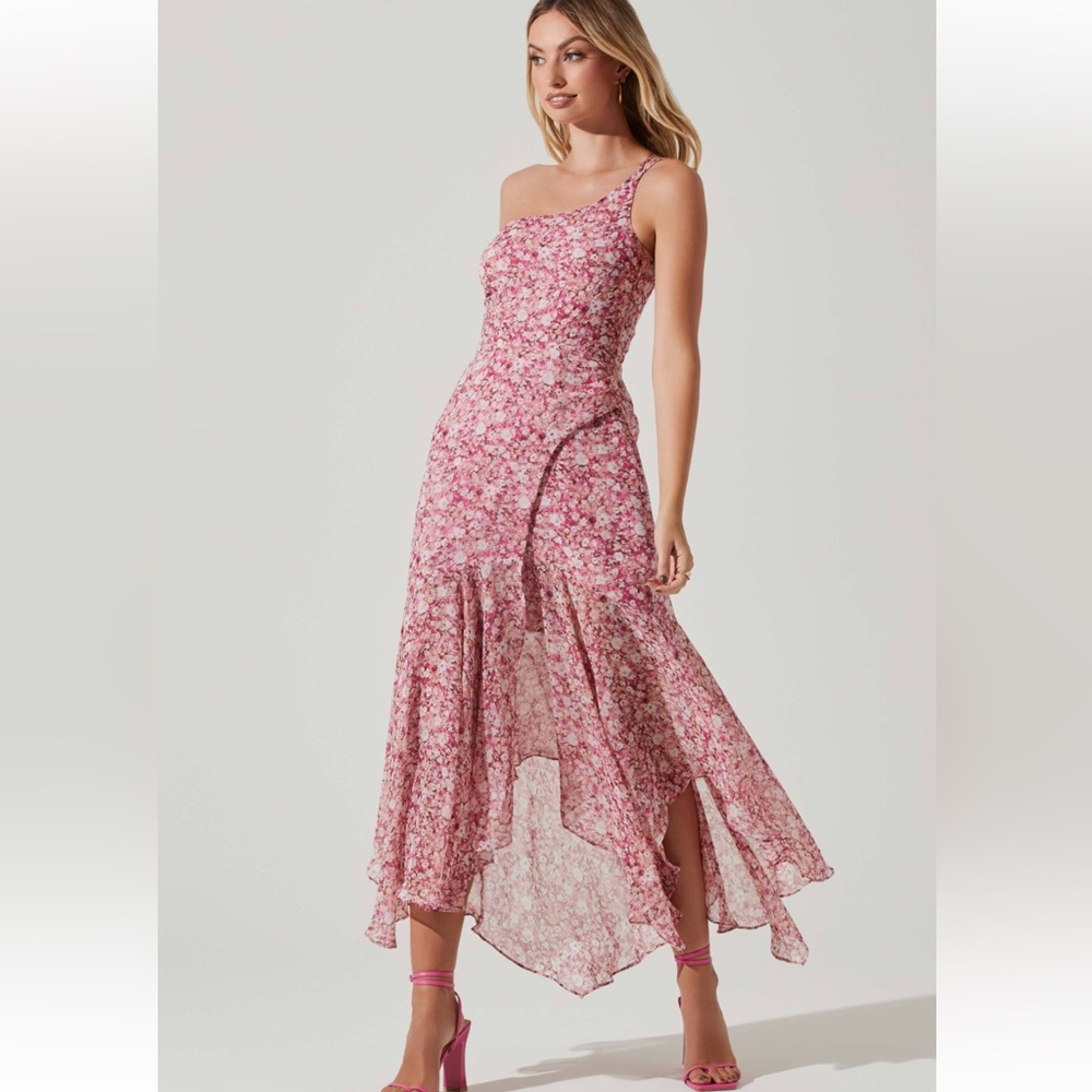 Astr One-Shoulder Pink Floral Midi Dress